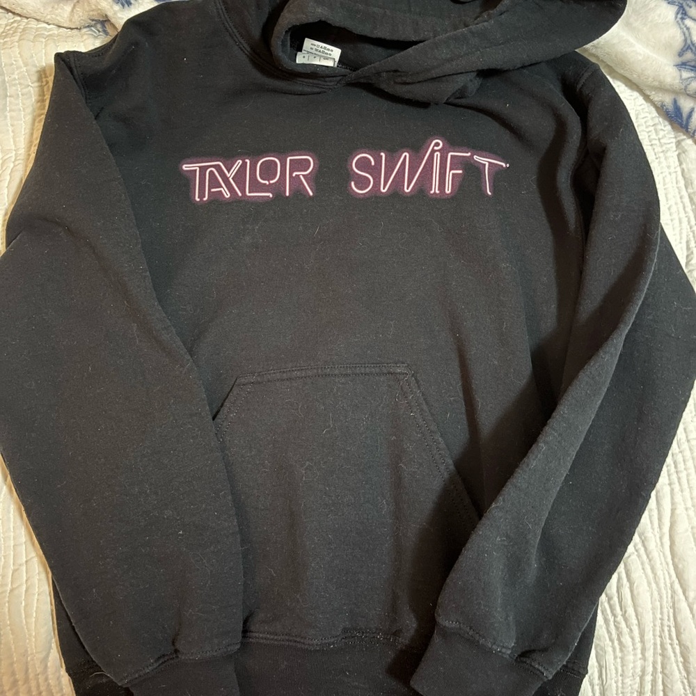 1989 TAYLOR SWIFT WORLD TOUR MERCH